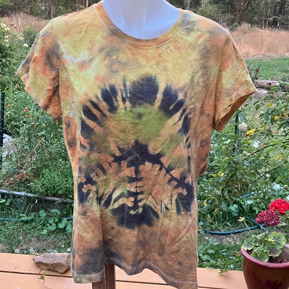 Peace tie dye on a dance skin now T-shirt
XL
